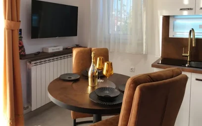 Entire apartment at Zagrebačka ulica 36, image 5 of 19