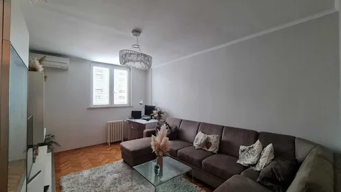 Apartamento inteiro em Ulica Antuna Branka Šimića 34, imagem 2 de 20