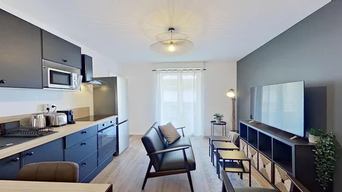 Prywatny pokój 3 boulevard Foch, obraz 1 17