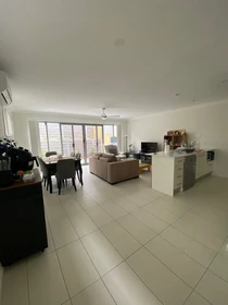 Quarto para alugar num apartamento partilhado em Gold-coast