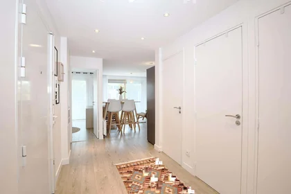 Prywatny pokój Rue Aurélienne, 06150 Cannes, France, obraz 10 12