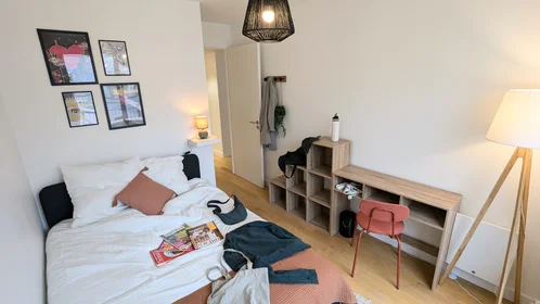 私人房间 在住宅内 在 8 Rue Petit, 6的图像1