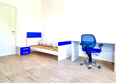 Stanza privata in Via Ambaraga, , immagine 1 di 10