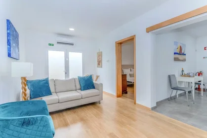 Appartamento con 2 camere da letto a {area}