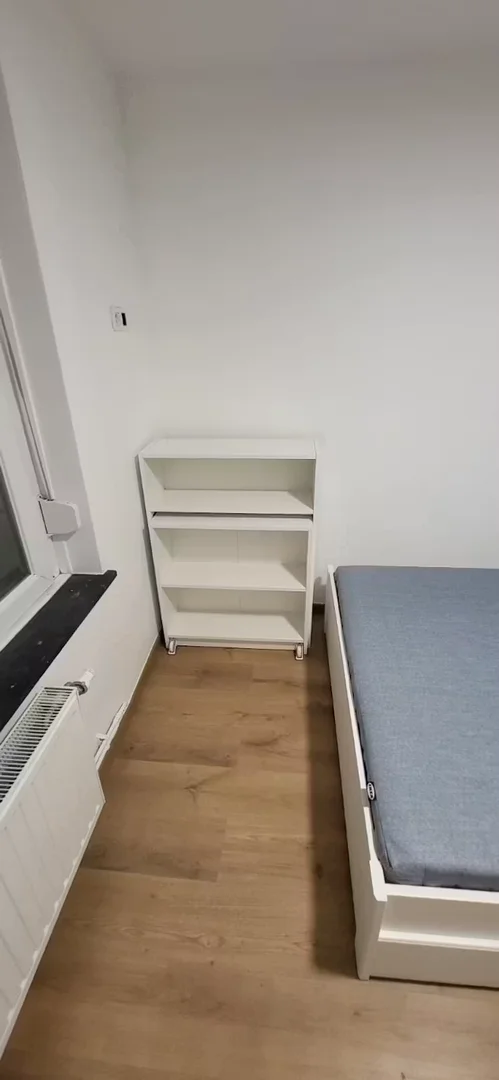Quarto acolhedor para estudantes disponível em 