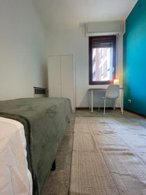 Chambre à louer dans un appartement en colocation à Bologna