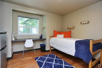 Room for rent with double bed Seattle