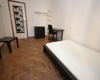 Room for rent in a shared flat in Milano