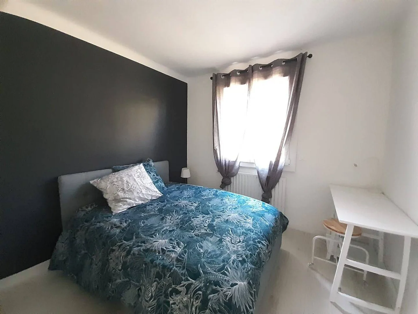 Chambre d'étudiant bon marché à proximité du campus dans 