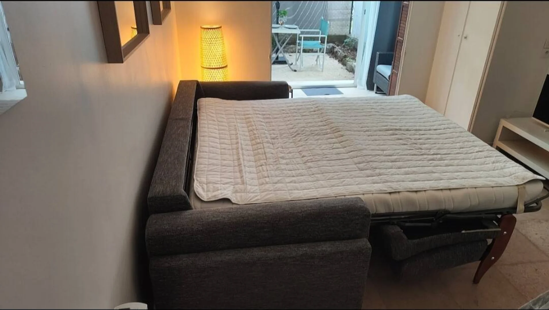 Room for rent in student apartment in , fully furnished