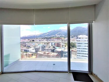 Dairenin tamamı konumu Av. Naciones Unidas N37 Edificio ONE, 2 29 görüntüsü