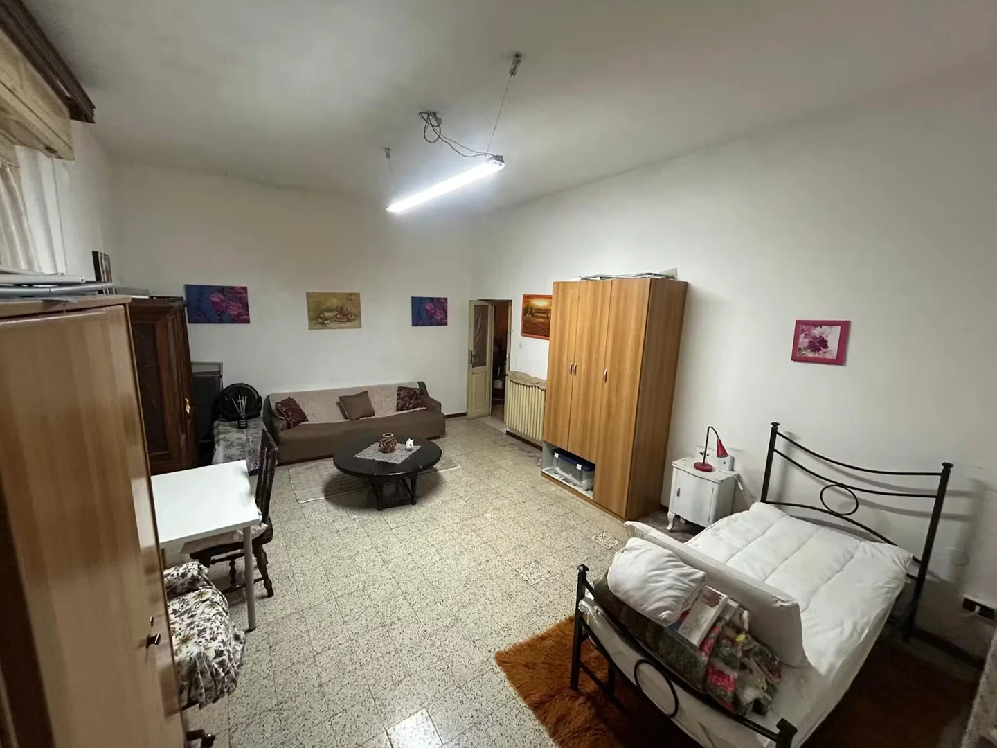Room for rent in student apartment in , fully furnished