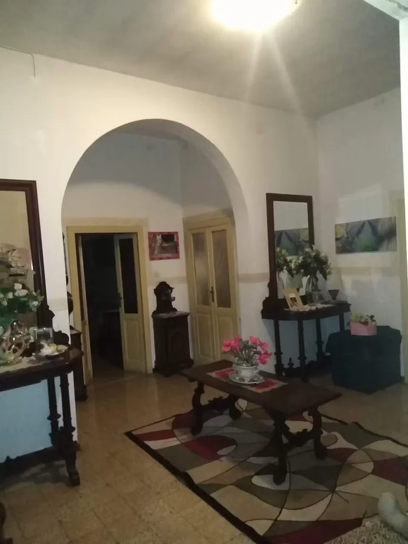 Economical student room with convenient location in 