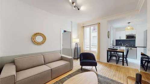 Room for rent in a shared flat in Paris