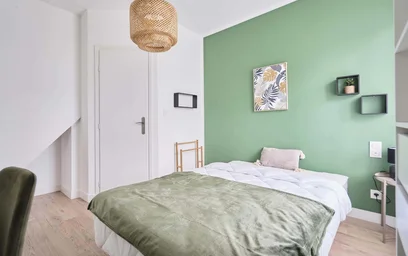 Habitación privada en 20 Rue de la Gare, 59110 La Madeleine, France, imagen 3 de 24