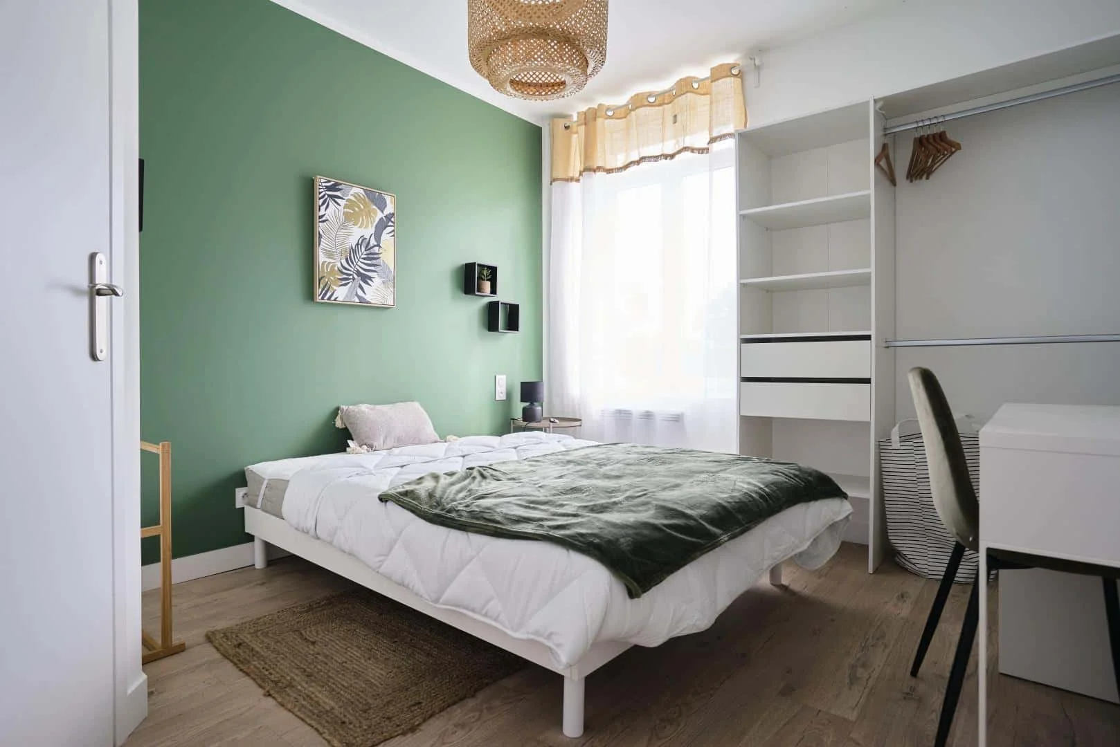 Habitación acogedora para estudiantes disponible en 