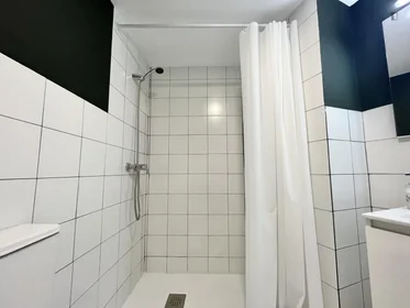 Private room in residence at C. del Petirrojo, image 13 of 49