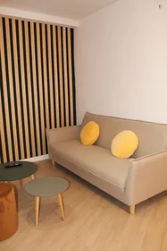 Private room in residence at C. del Petirrojo, image 18 of 49