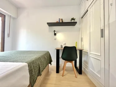 Private room in residence at C. del Petirrojo, image 4 of 49