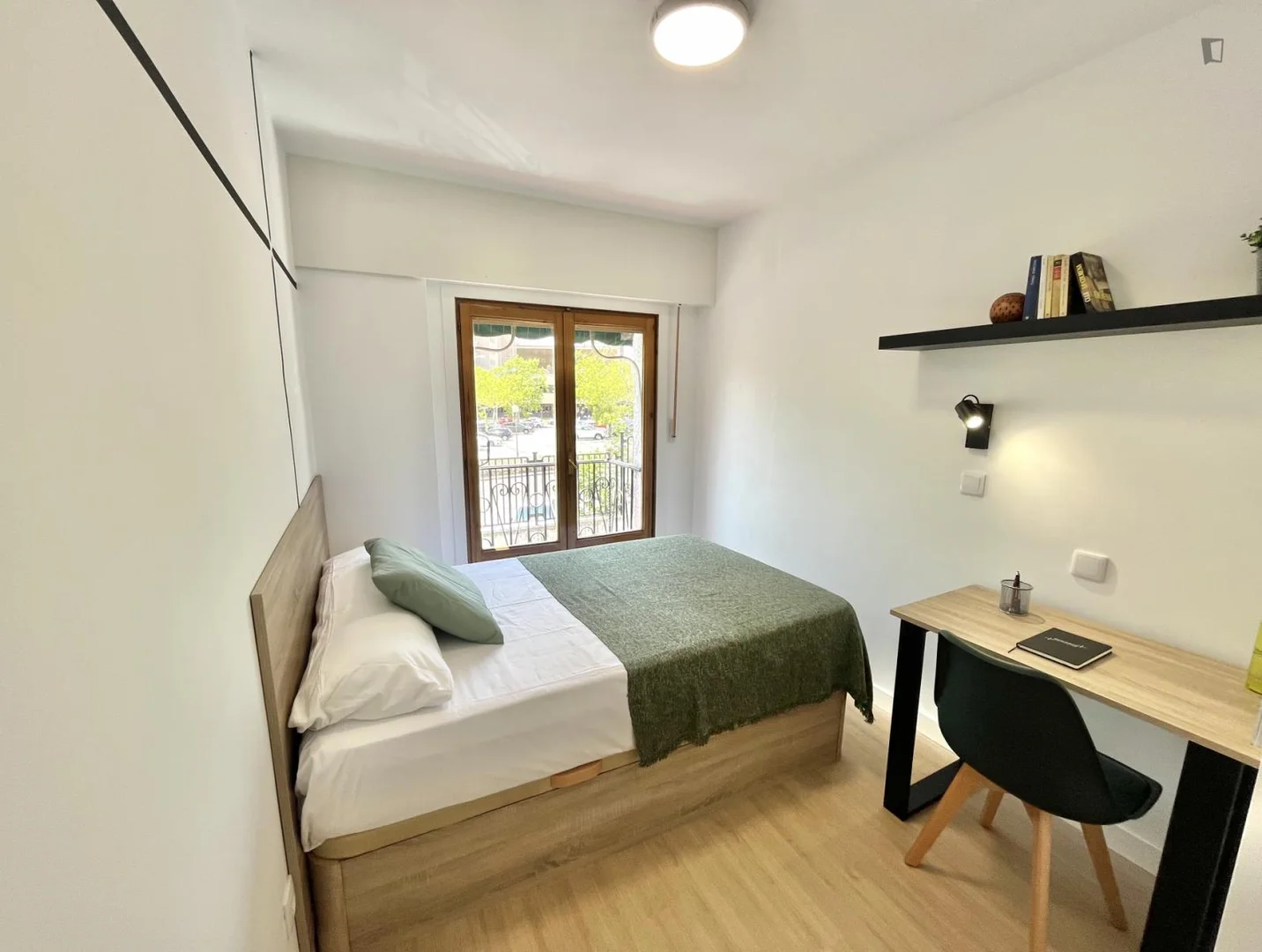 Comfortable and spacious student room in