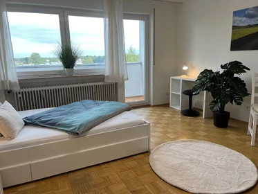 Logement avec 3 chambres à Augsburg