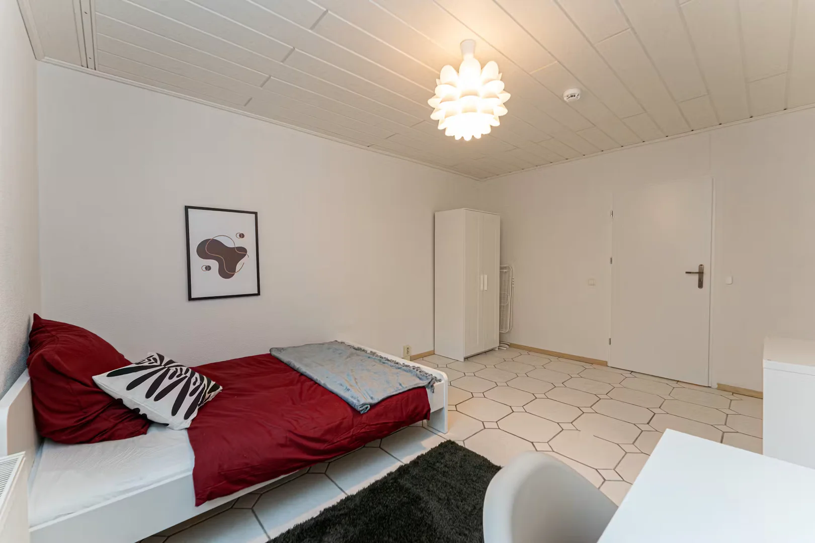 Studentenfreundliches Zimmer in mit modernen Annehmlichkeiten