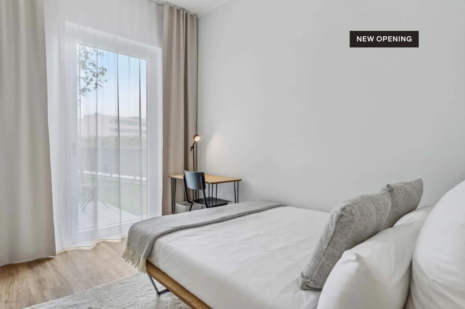 Habitación asequible para estudiantes con buena iluminación en 