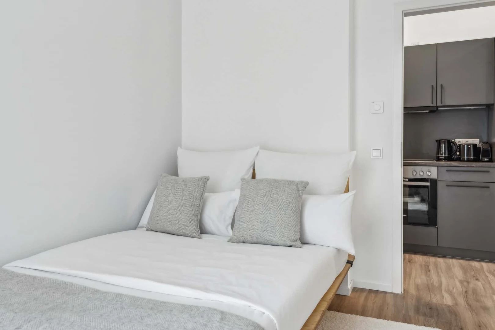 Habitación estudiantil amplia y cómoda en 
