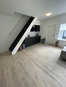 Quarto iluminado em Enschede