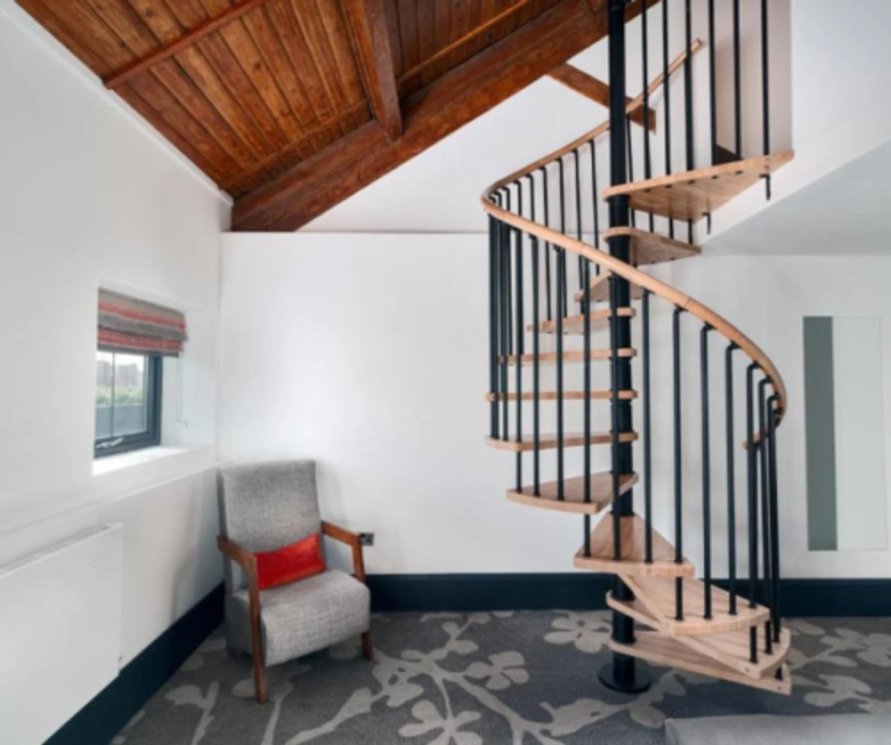 Functional student room perfect for studying in 