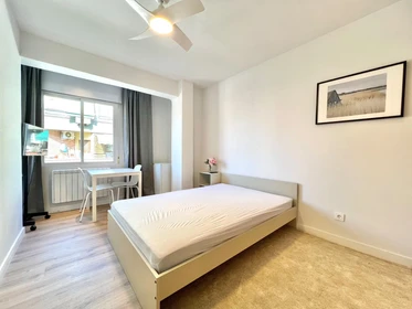 Cheap private room in Madrid