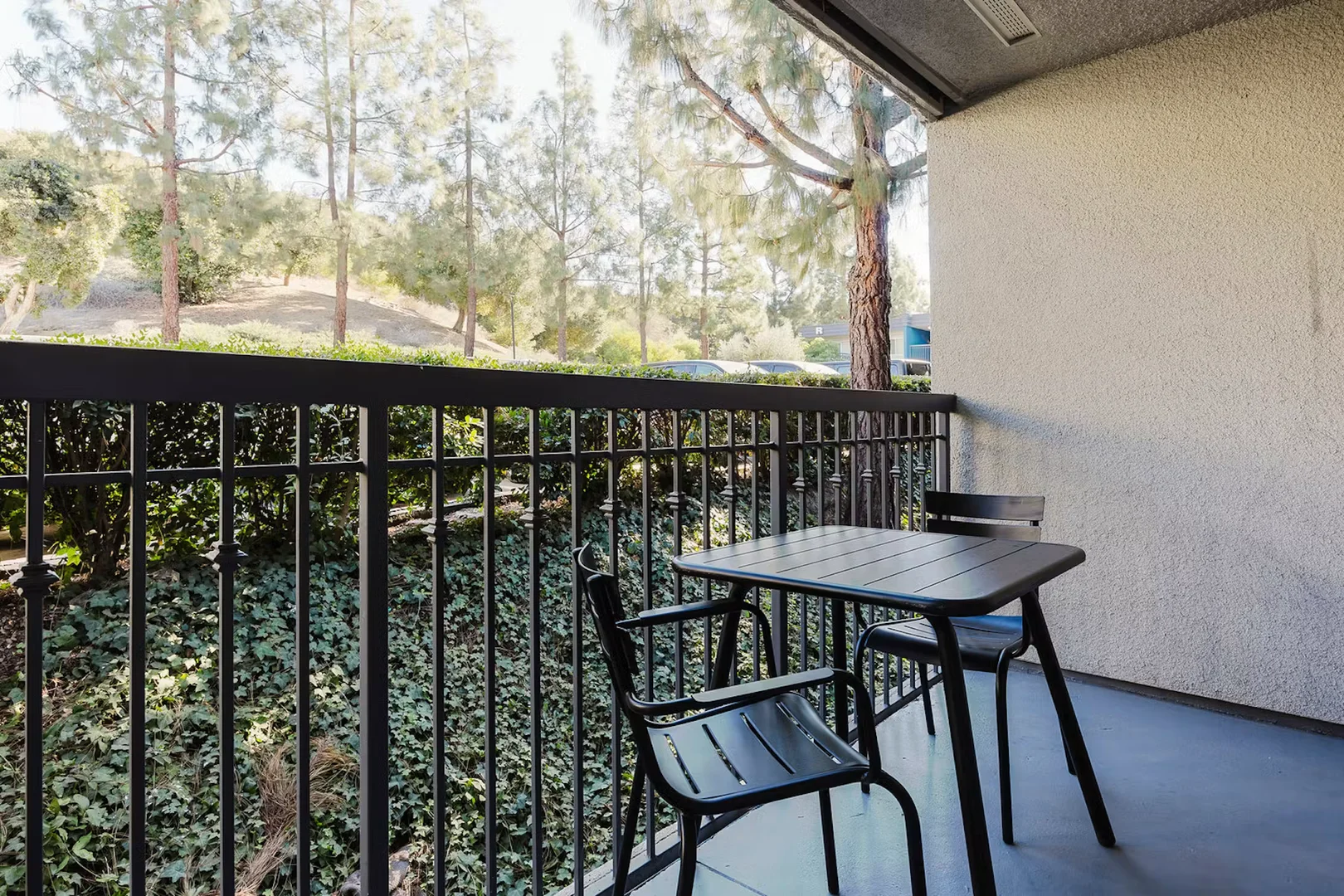 Barham Boulevard, Hollywood Hills