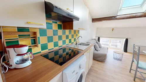 Chambre privée à 23 Rue Dumarest, image 1 de 10