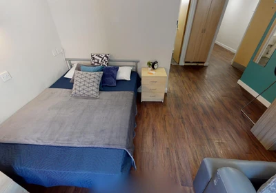 Studio for 2 people in Bradford