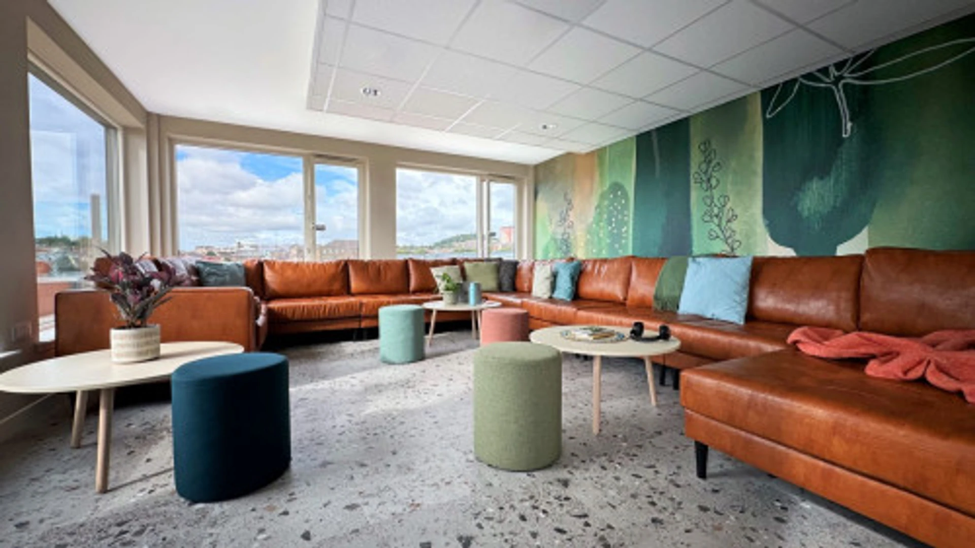 Habitación estudiantil amplia y cómoda en 