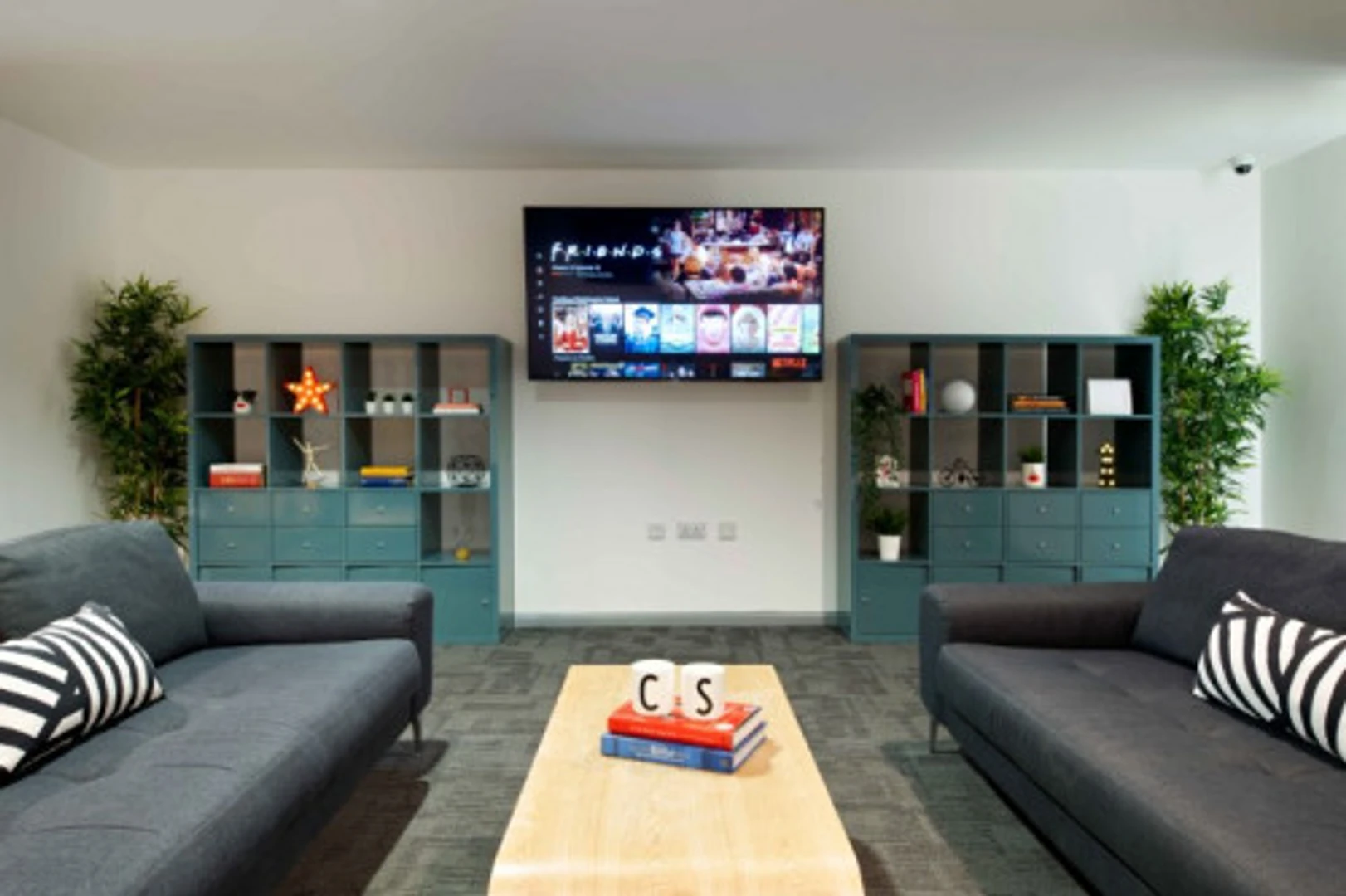 学生公寓房间出租，家具齐全