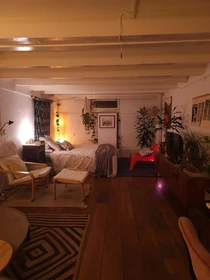 Quarto para alugar num apartamento partilhado em Amsterdam