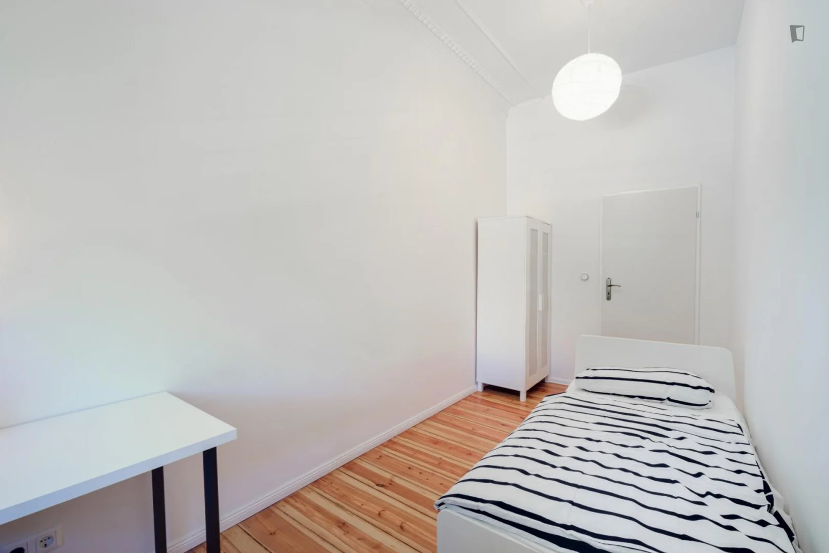 Budget-friendly student room close to campus in 