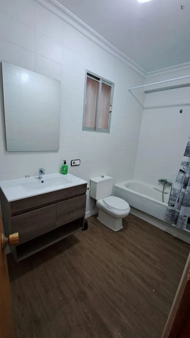 Studentenfreundliches Zimmer in mit modernen Annehmlichkeiten