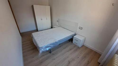 Chambre privée à Calle Castillo, image 2 de 7