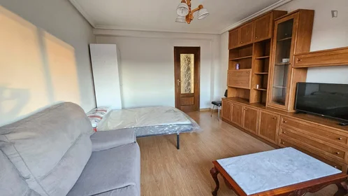 Chambre privée à Calle Tomillar, image 3 de 18