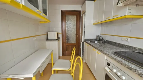Chambre privée à Calle Tomillar, image 10 de 18