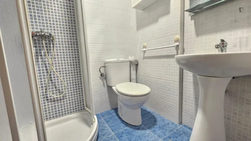 Chambre privée à Calle Tomillar, image 13 de 16