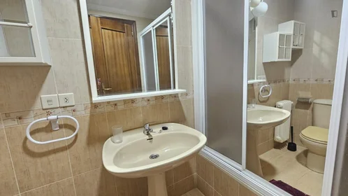Chambre privée à Calle Tomillar, image 14 de 16