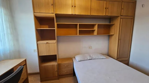 Chambre privée à Calle Tomillar, image 4 de 16