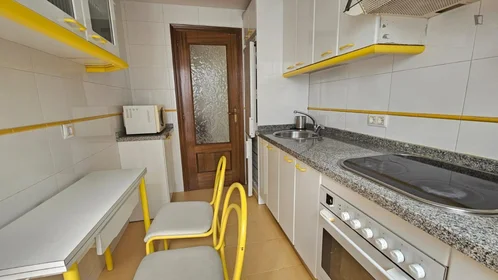 Chambre privée à Calle Tomillar, image 9 de 16