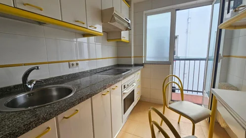 Chambre privée à Calle Tomillar, image 10 de 16