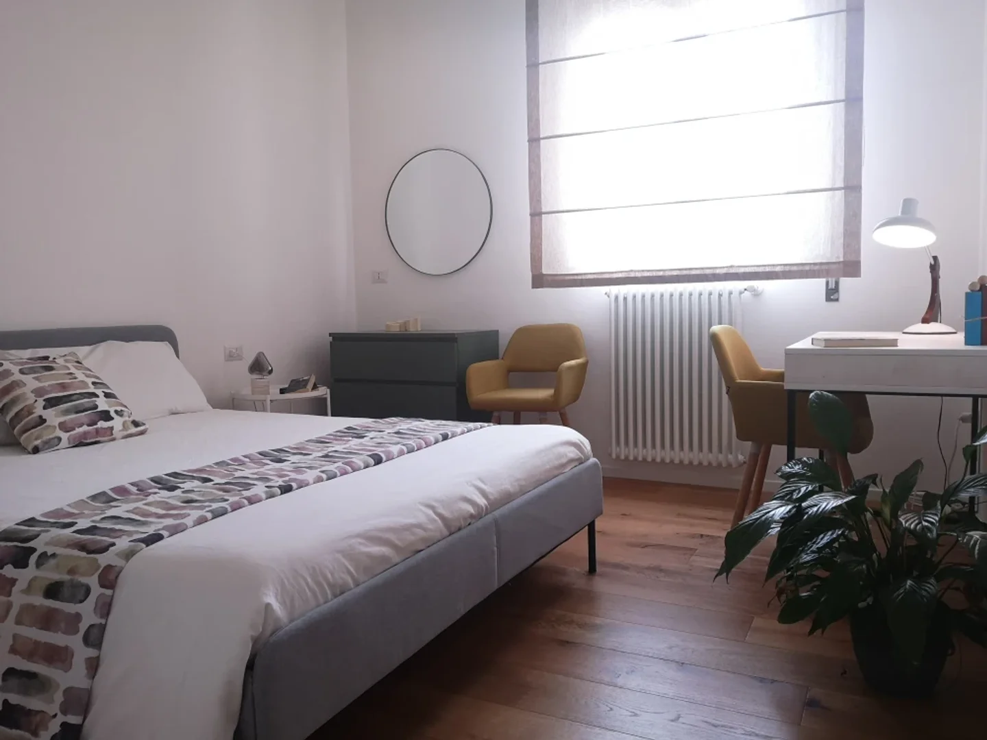 Zimmer in Studentenwohnung in  zu vermieten, voll möbliert