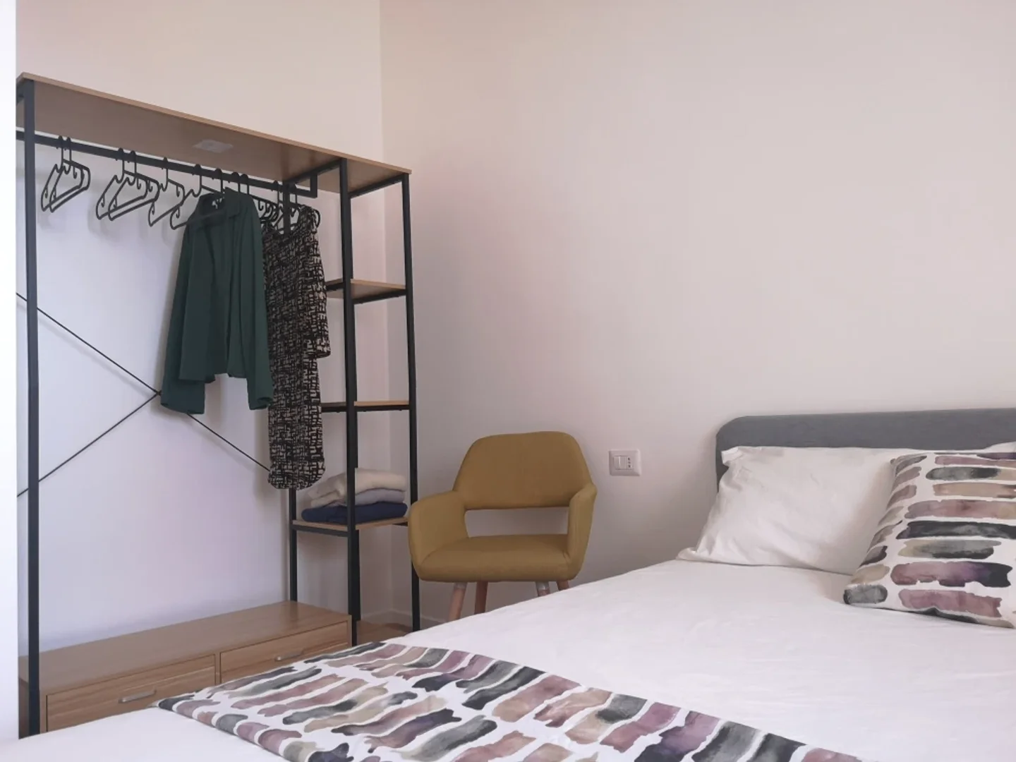 Helles und luftiges Studentenzimmer mit einfachem Zugang zur Universität in 