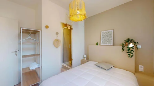 Private room at 11 Rue Michel Servet, 21000 Dijon, France, image 1 of 17